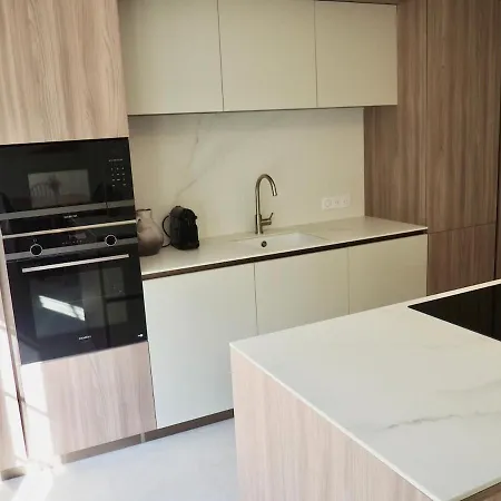 Les Rosiers Private Parking *