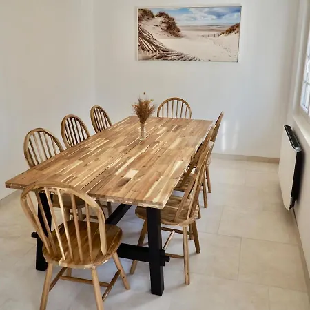 Les Rosiers Private Parking Le Touquet