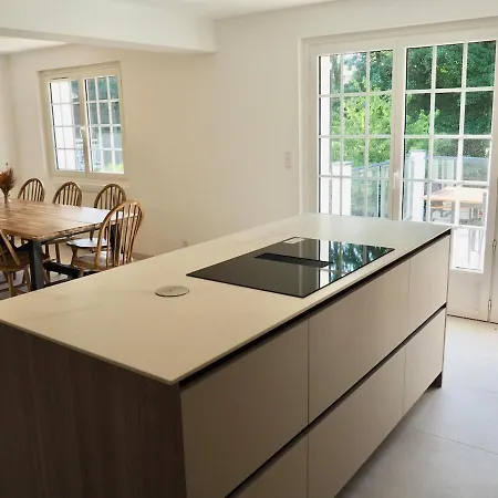 Les Rosiers Private Parking * Le Touquet