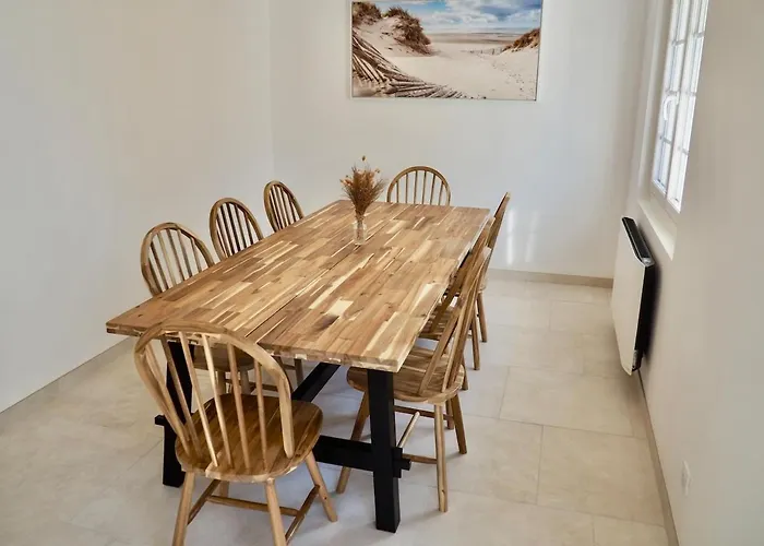 Les Rosiers Private Parking Le Touquet