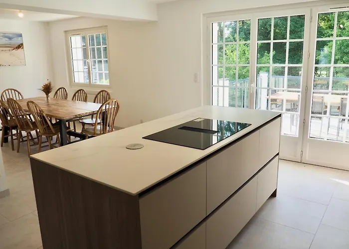 Les Rosiers Private Parking * Le Touquet