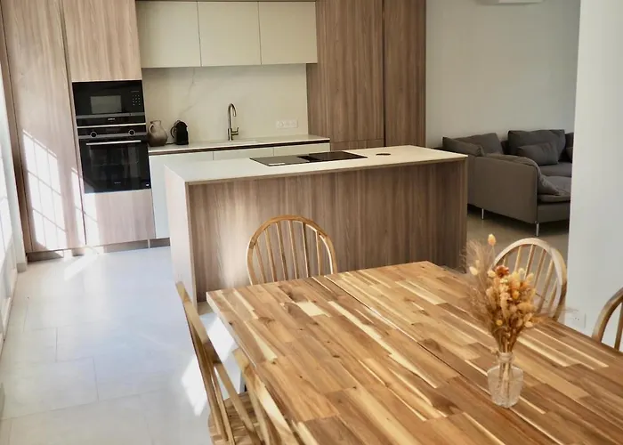 فيلة Les Rosiers Private Parking *