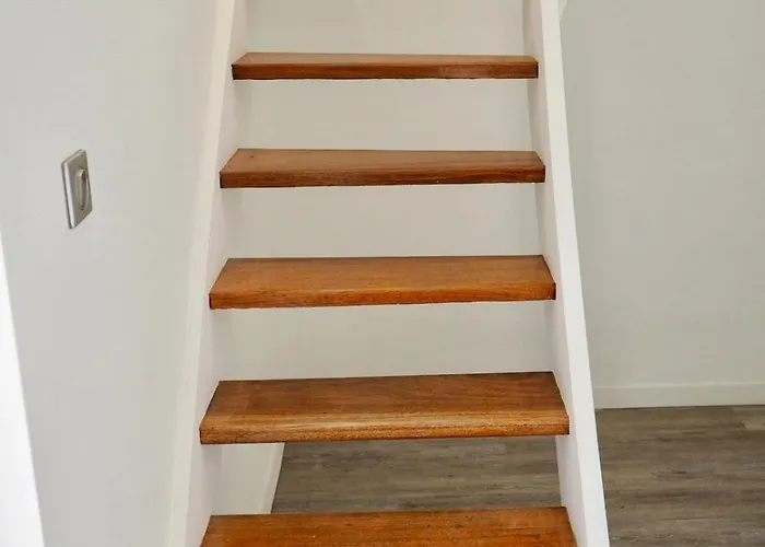 Les Rosiers Private Parking *