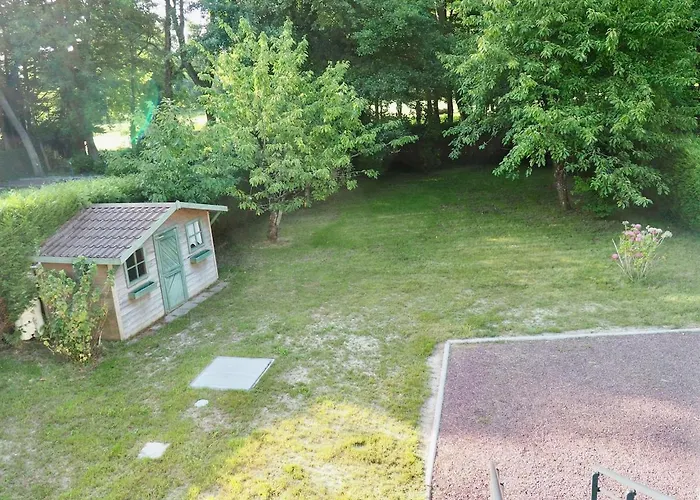 Les Rosiers Private Parking فيلة